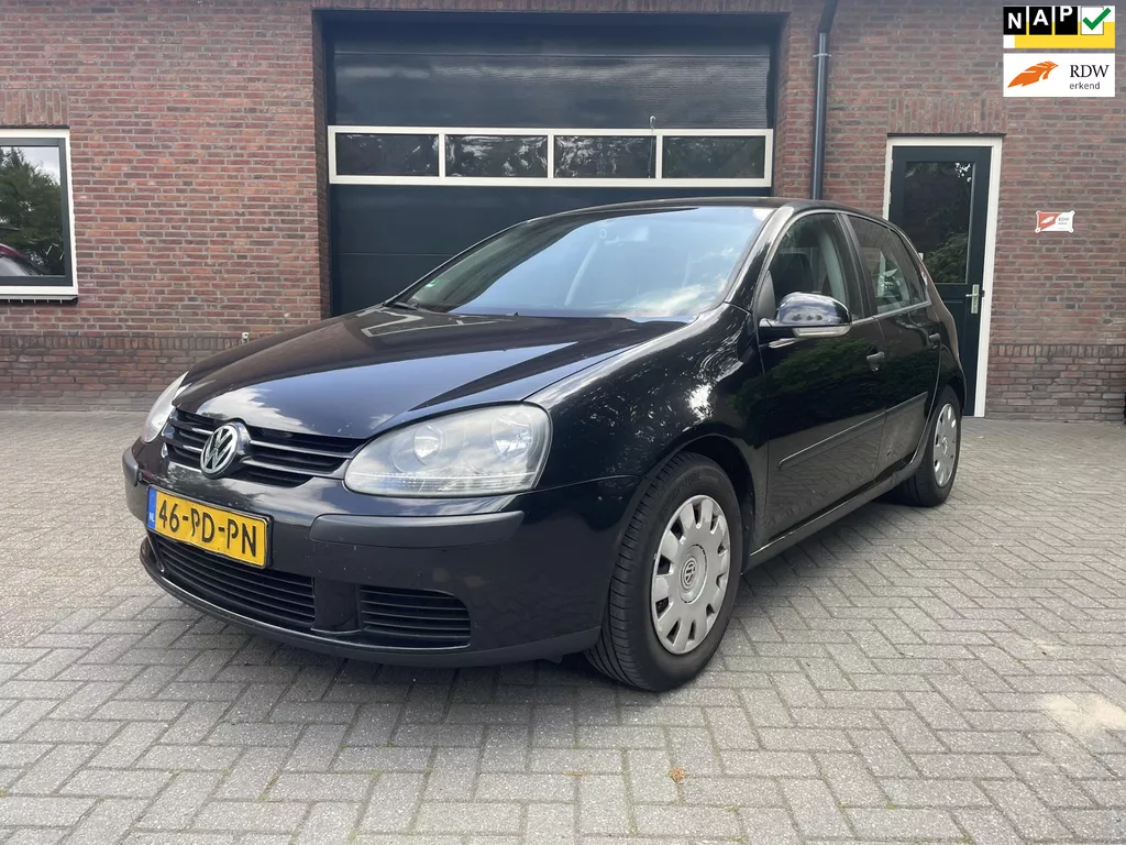 Volkswagen Golf 1.6 FSI Trendline